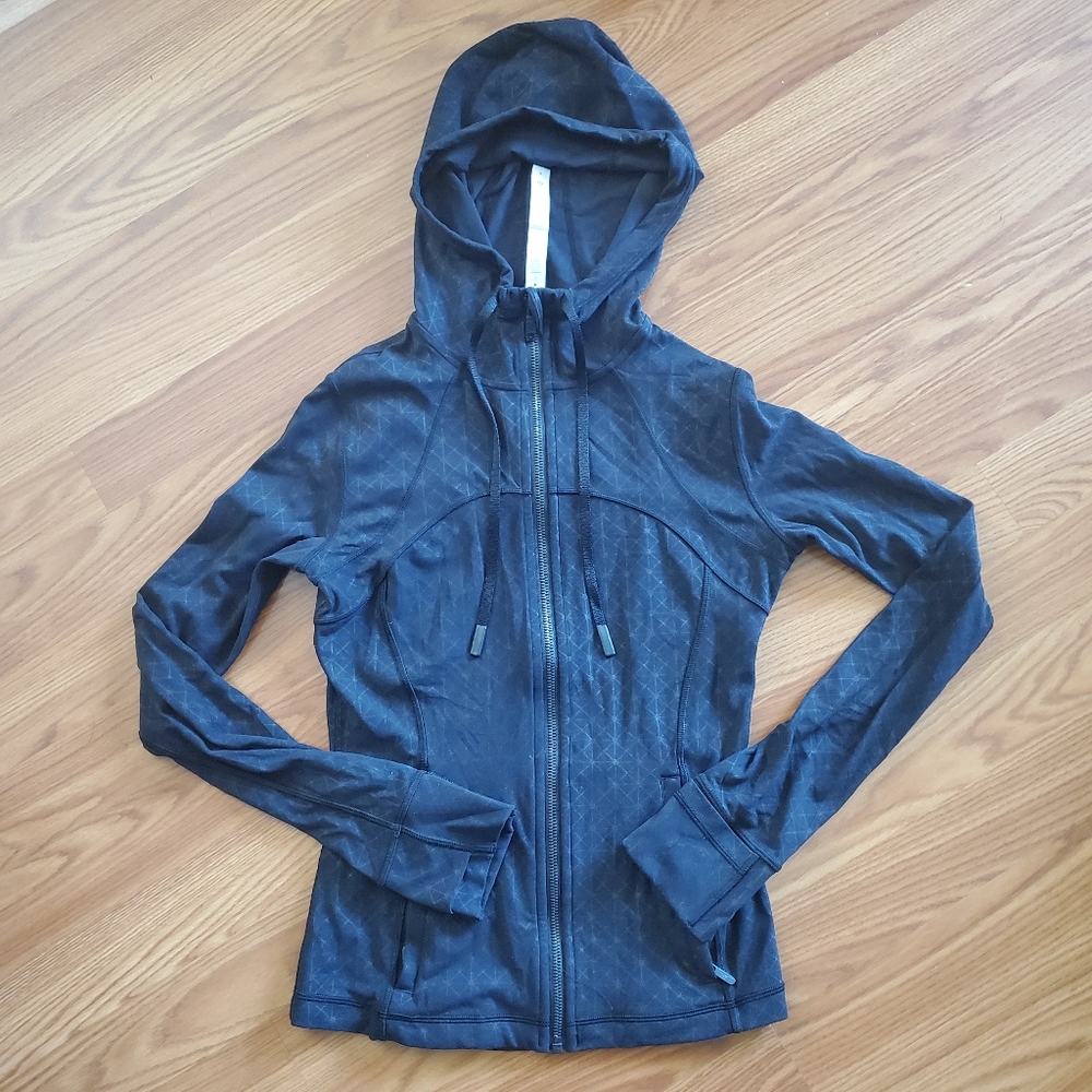 Lululemon Define Jacket with hood. Size 6 limited edition Chicago membership